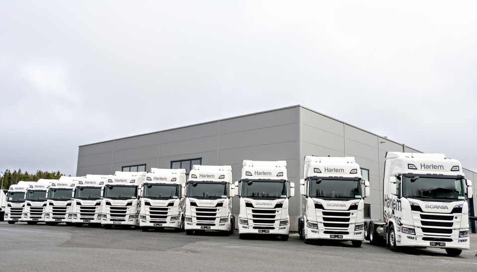 GASS: Harlem Solutions får levert og tar i bruk 10 nye Scania R460 6x2 gassbiler med LNG som drivstoff. Med disse bilene blir Harlem en transportør som kjører utelukkkende på biogass.