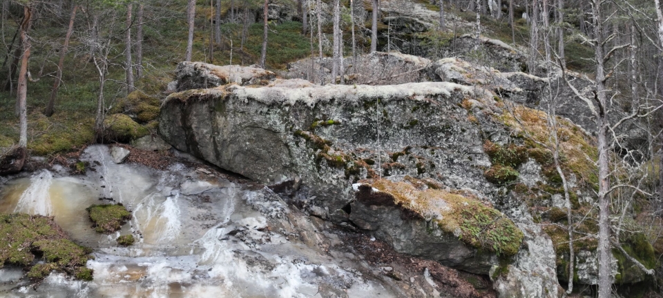 Skredsikringen ved E6 i Rosten i Gudbrandsdalen tar flere dager