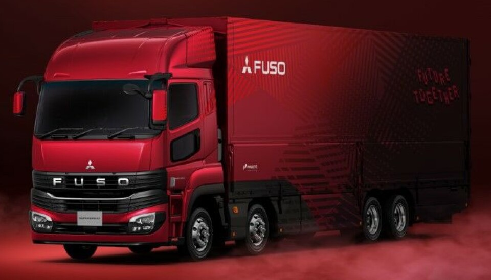 SAMMEN: Daimlers Mitsubichi Fuso slår seg sammen med en annen Japansk produsent.