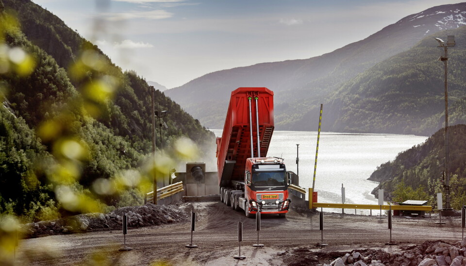 I DRIFT: Autonom tungtransport er allerede i drift i Norge. Ved Brønnøy Kalk i Velfjord brukes autonome lastebiler fra Volvo til å transportere kalkstein fra gruven til knuseverket. Foto: Volvo Trucks