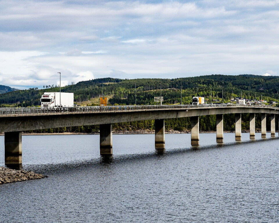 STENGT E6: E6 Mjøsbrua vil fortsatt være nattestengt på grunn av forsinket tunnelarbeid.