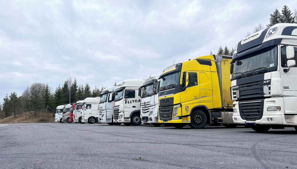 DØGNHVILEPLASSER: Nå skal forholdene for lastebilsjåfører og transportselskaper blir bedre på strekningen. Foto: Henriette Erken Busterud / Statens vegvesen