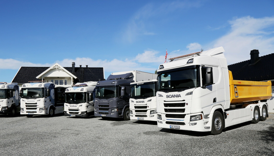 ELEKTRISK ROADSHOW: Seks av de 10 bilene kunder kan få prøve under Scania sitt Electric European Roadshow som varer til den 30.agust.