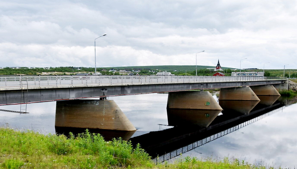 OPPDAGET SKADE: En skadet brufuge på E45 Kautokeino bro skal skiftes ut, og arbeidet starter denne uka.