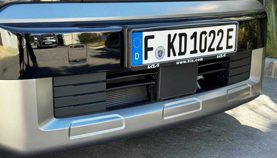 AKTIV AERO: Det er aktiv aerodynamikk i fronten med automatiske spjel so lukker og åpner seg ved behov. Under bilen er 78 prosent dekket av deksler for bedre luftgjennomstrømming.