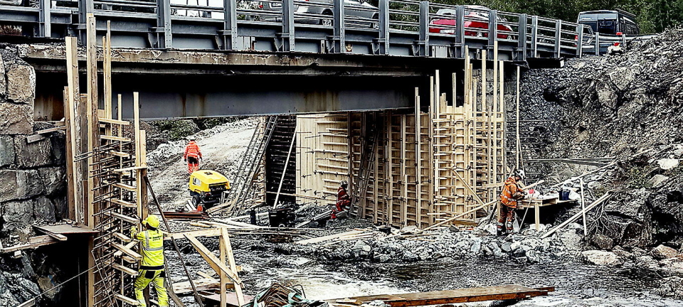 Stenger E134 vest for Kongsberg for å montere bro