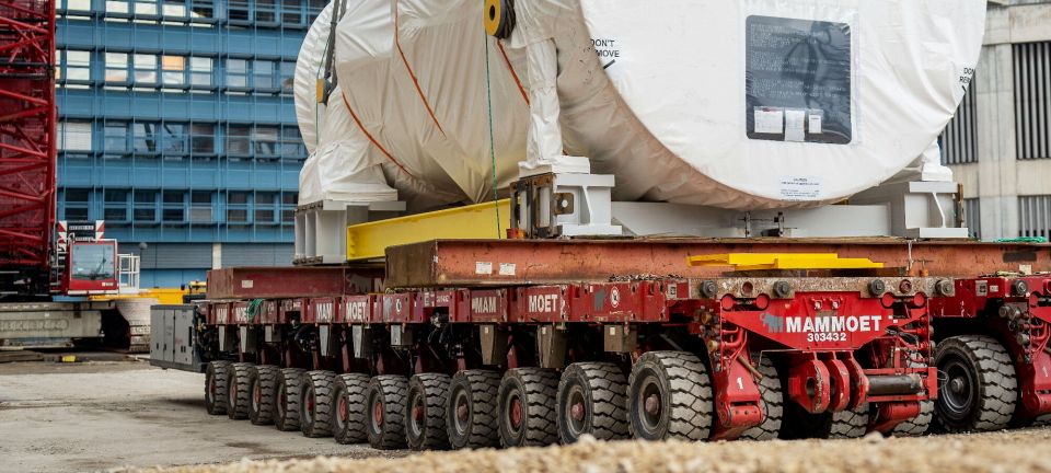 350 tonns turbin plassert på millimeteren