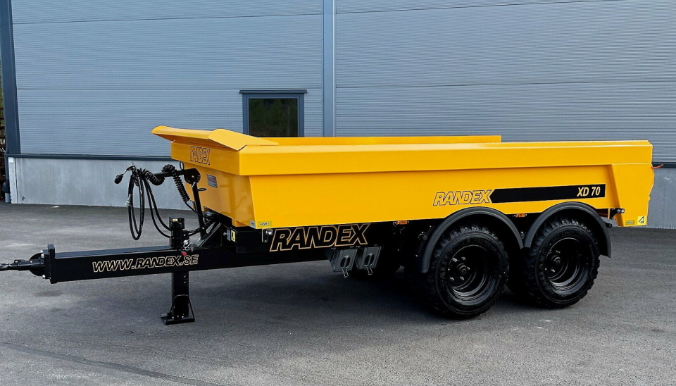 MINDRE: Den nye dumperhengeren er tilpasset hjulgravere rundt 10 til 12 tonn.