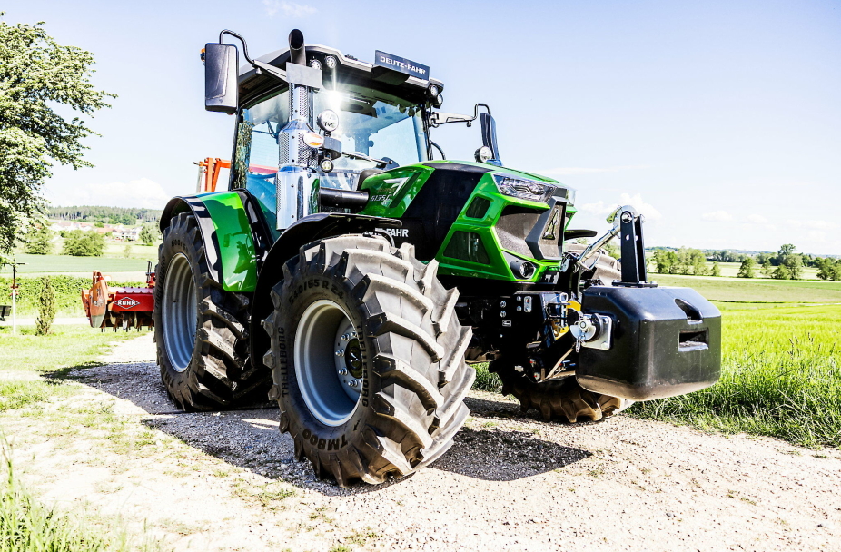 Moni viser oppgradert traktor på Agrovisjon