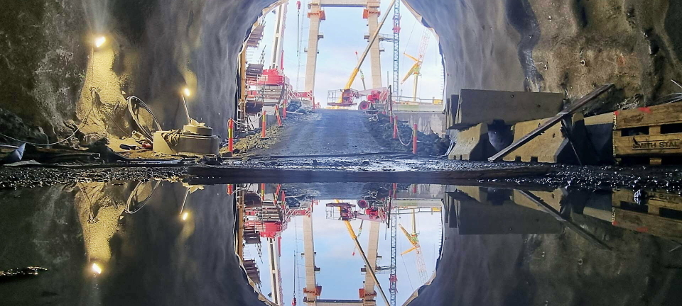 To år og 990 salver senere