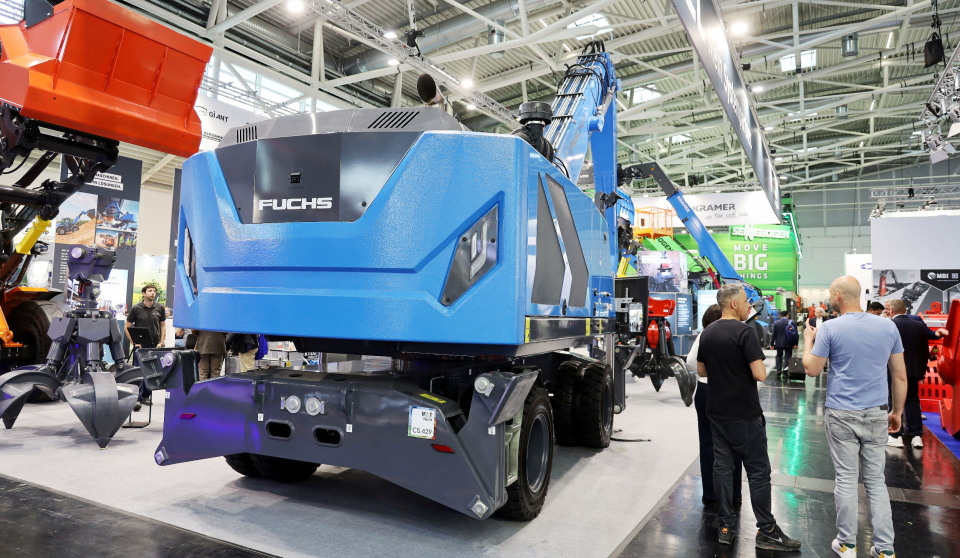 Fuchs Rhl340 Fuchs MHL 340 G: Ny materialhåndterer med lengre rekkevidde og AI