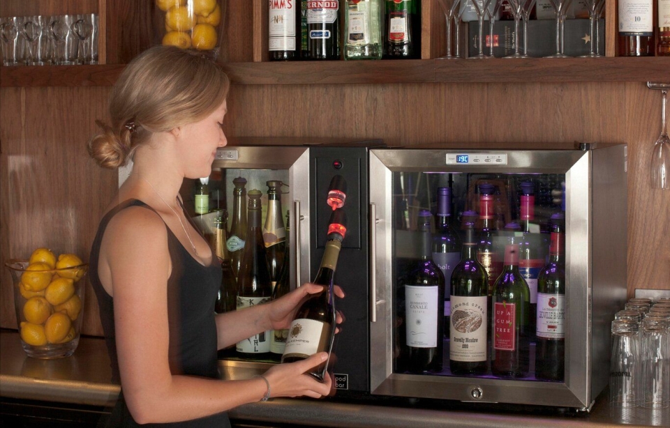 GOD PLASS: Pod Bar er et modulært oppbygget system som er meget fleksibelt og plasseringsvennlig. Systemet kan også bygges ut for å romme flere flasker. Hvert skap har plass til 8-10 flasker vin.