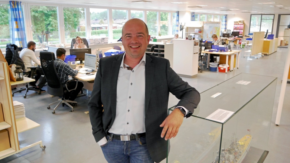 FORNØYD: Administrerende direktør i Toten Transport Oslo AS, Erlend Pekeberg, har ledet siste fase av fusjoneringsprosessen med Nordcarrier.
