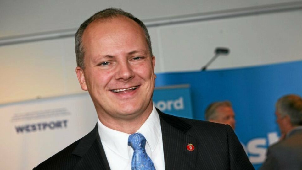Samferdselsminister Ketil Solvik-Olsen skal ha mest mulig vei for pengene, og ser stadig på hvor det er mulig å bygge vei billigere enn først antatt. Arkivbilde.