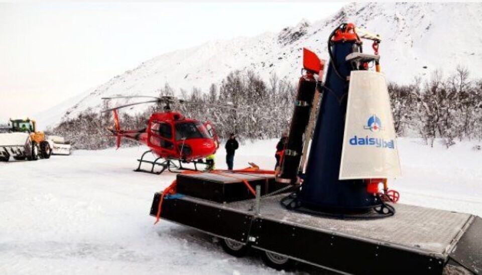 Statens vegvesen skal oftere i lufta med helikopter, for å kontrollere og løsne potensielle skred med trykkbølger fra en såkalt Daisybell-klokke.