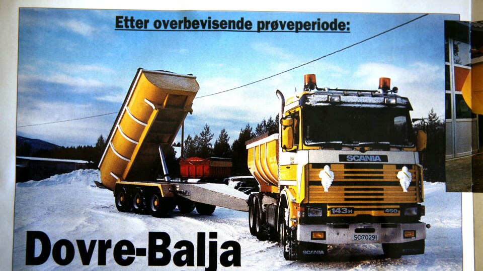 Bil og kjerre med Felt-testede Dovre-Baljer. Det ryktes at da asfaltmannskapene flyttet, «forlangte» de å få med Dombås-bilene.