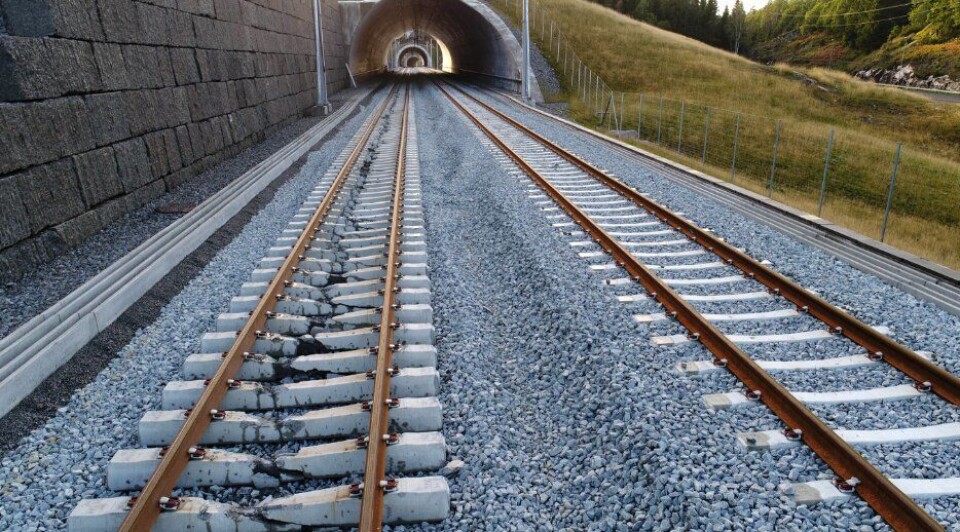 Trafikken på Vestfoldbanen blir ikke berørt av uhellet som skjedde inne på anleggsområdet til Farriseidet-Porsgrunn prosjektet. Bane Nor og Infranord har satt i gang tiltak for å utbedre skaden på sporet umiddelbart.