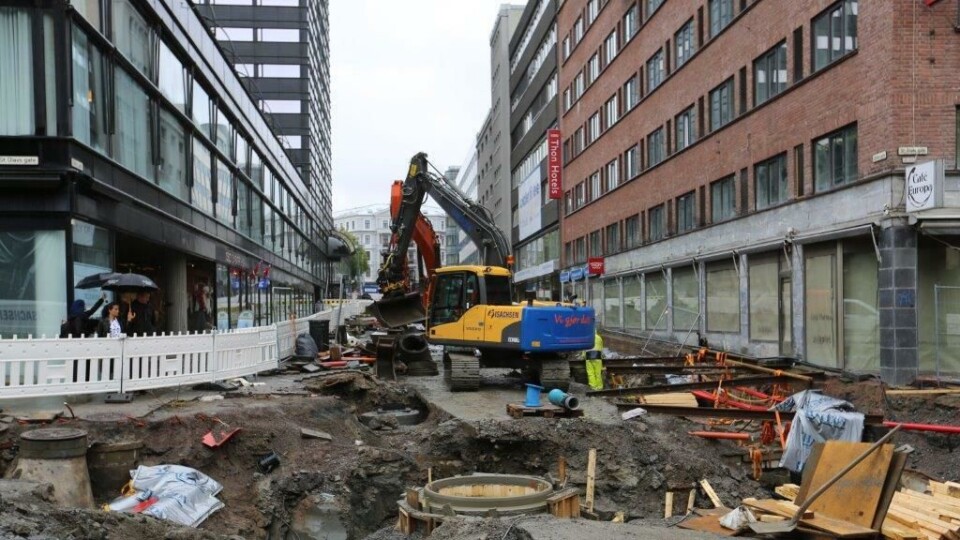 Bilde fra St. Olavs gate i september 2017 viser noe av infrastrukturen under bakken. Dette er prosjekt Tinghuset Tullins gate som er det første og hittil eneste store prosjektet i Trikkeprogrammet som er igangsatt.