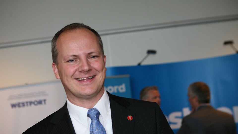 Statsråd Ketil Solvik-Olsen vil droppe ny oppkjøring når førerkortet på tungbil har gått ut for over ett år siden.