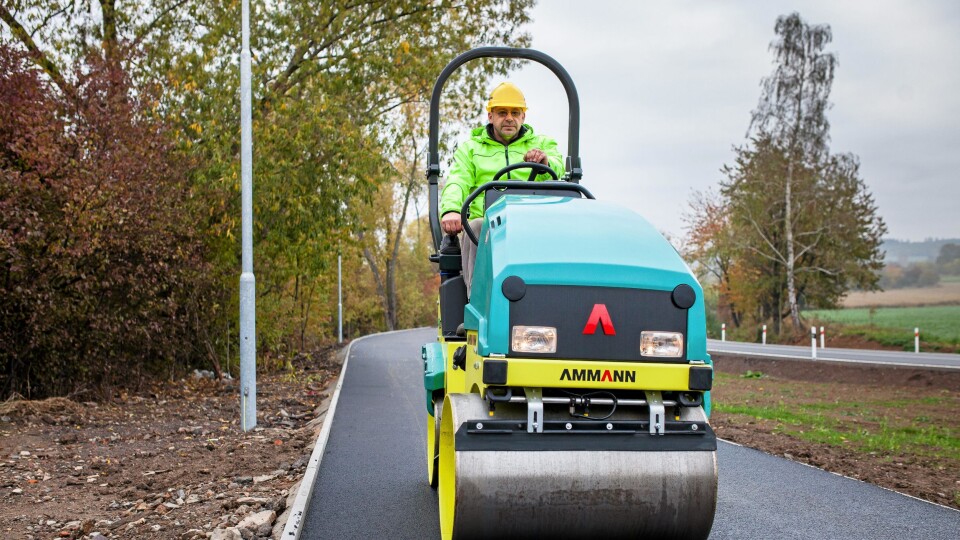 ASFALTKOMPRIMERING: Ammann ARX-maskinene er til komprimering av asfalt.