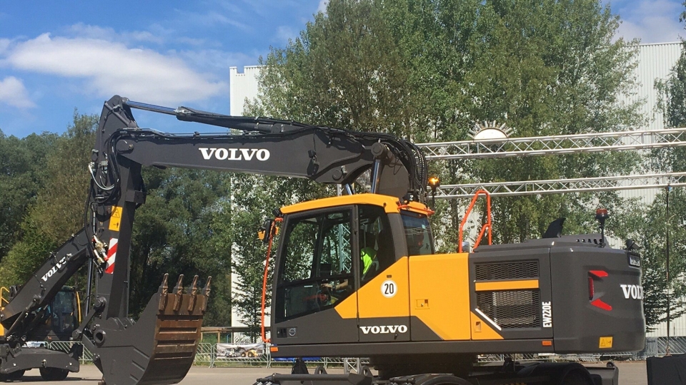 Nye Volvo EW220E.