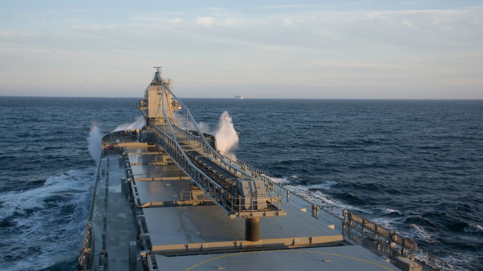 Nesten alt som produseres på Norsk Steins brudd på Jelsa eksporteres. Mibau Shipping har spesialskip som frakter over 30.000 tonn på hver tur. Alle