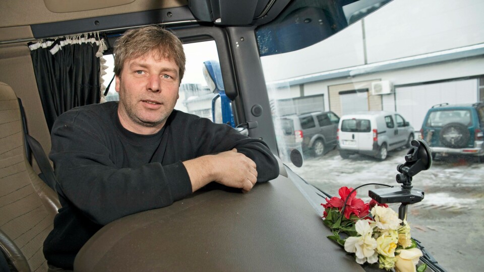 Sturle Hagadokken opplevde at en bilfører ikke så vogntoget hans. Filmen fra kameraet i frontruta hjalp han i etterkant å finne bileieren som kjørte ut foran ham.