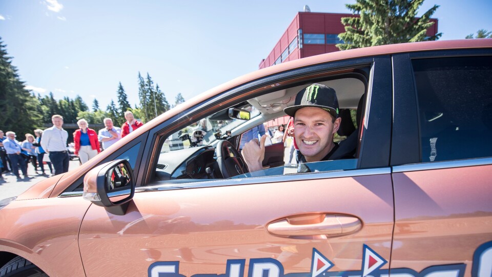 Ford Motor Norge og If lanserer et opplæringsprogram - Ford Driving Skills for Life - for ungdom i alderen 18 - 24 år. Rallycrossfører Andreas Bakkerud er ambassadør for programmet i Norge.