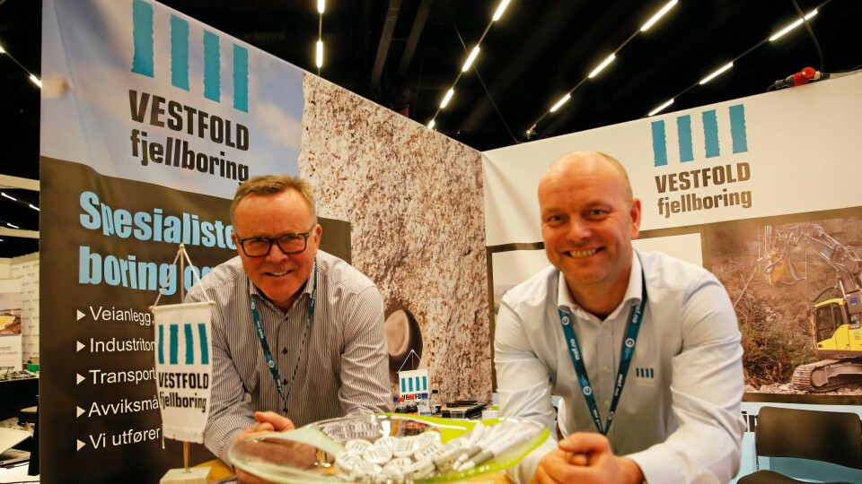 Styreformann Eivind Røed (t.v) og adm. direktør Oddbjørn Røed i Vestfold Fjellboring, rigger seg nå for større oppdrag i Norge og Sverige.