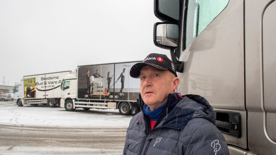 To ganger er Arnfinn Bråten blitt truffet ev en møtende bilist som har villet ende sitt eget liv. To ganger er Arnfinn Bråten blitt truffet ev en møtende bilist som har villet ende sitt eget liv.