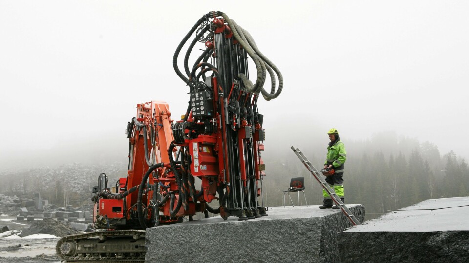 Boreapplikasjonen Sandvik DQ440ZR (40 tonn) med NRR-systemet er montert på en Hitachi ZX350LC-5B