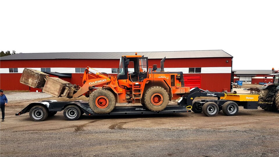 Ny transporthenger fra Metsjö av det store slaget, MT Olympia. Trekkes av traktor.