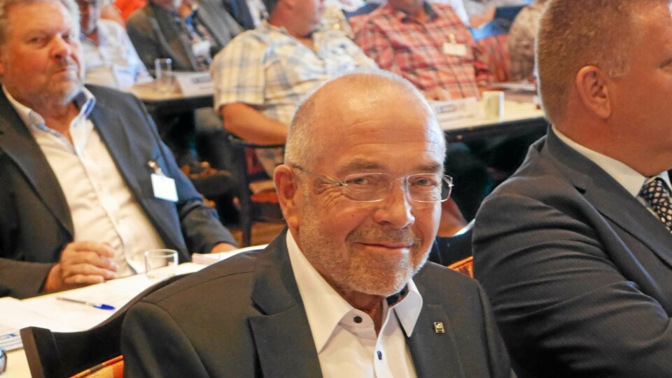 Per Madsen holder koken.