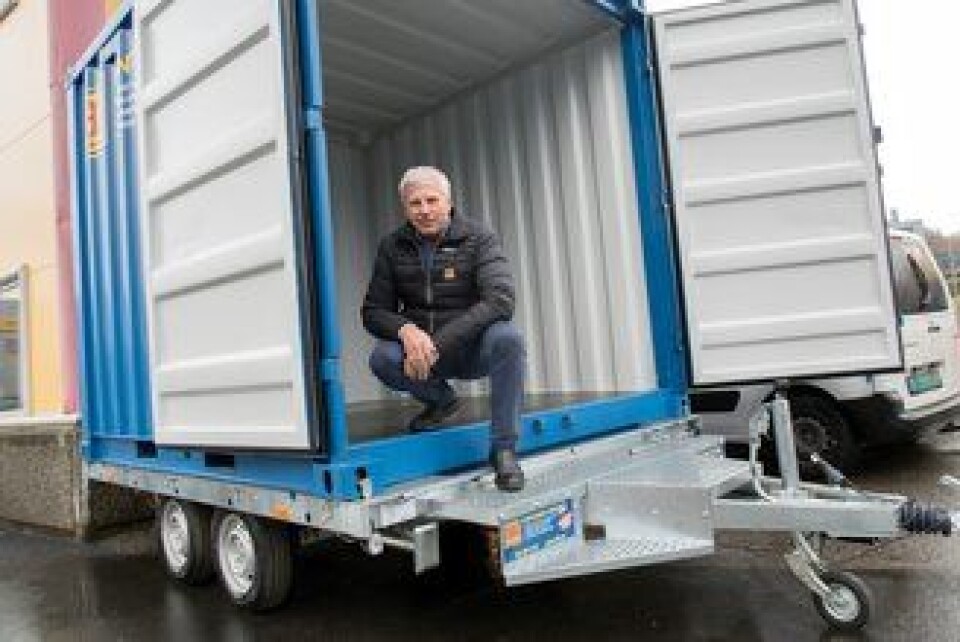 Foreløpig er Helge Kristoffersen i samarbeid med Gunnar Hippe alene om å tilby personbilhengere for containere.