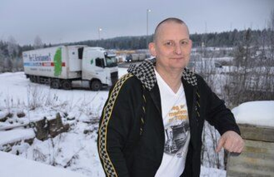En blid og imøtekommende mann, sier Arild W. om Simen Tangnes som ble fotografert utenfor Nebbenes Kro på E6 nordover.