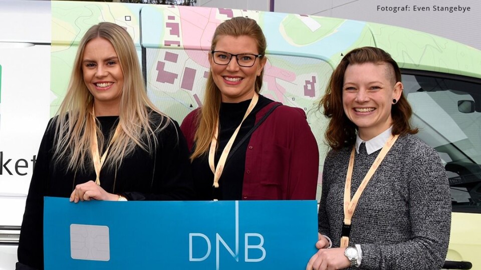 Prisvinnere av beste bacheloroppgave, Caroline Otterstad, Hanne Ask Kronstad og Maiken Tøsse.
