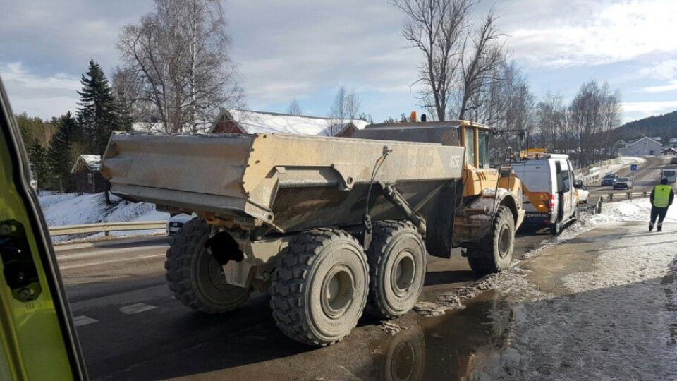 En av de to dumperne som måtte hentes.