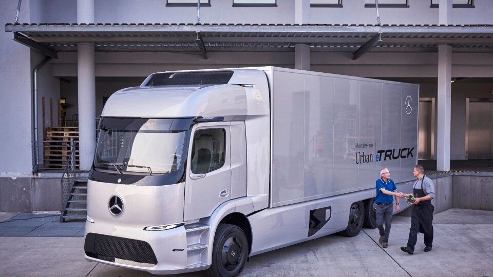 Mercedes-Benz Urban eTruck skal brukes av utvalgte kunder i 2017.
