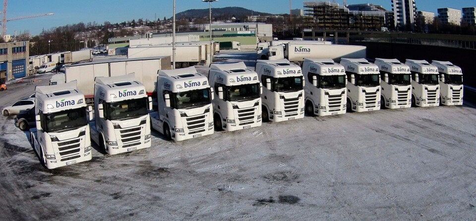 Ti nye Scania-er levert til Bama