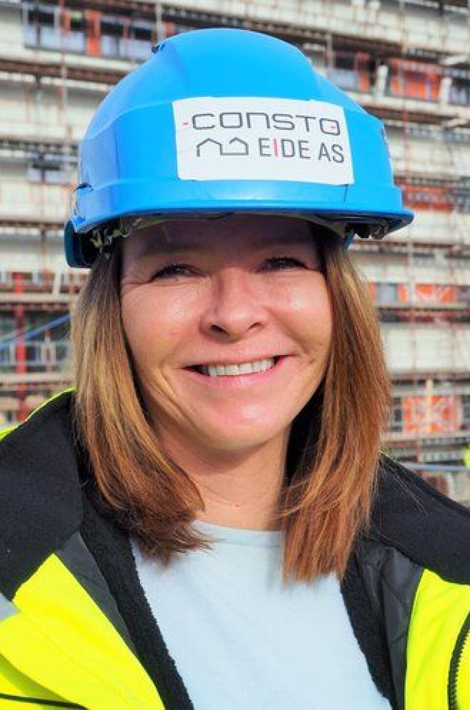Prosjektleder Lisa Granli fra Consto Eide AS er fornøyd med den kontrollerte herdingen det mobile varmekraftverket gir.