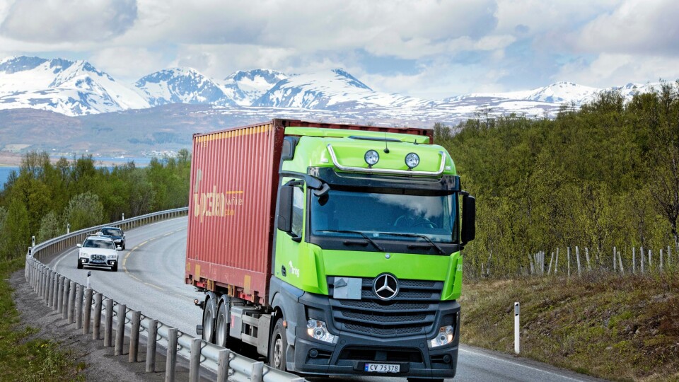 Posten Norge skaper monopol på logistikkmarkedet, hevder konkurrentene Schenker og Postnord.