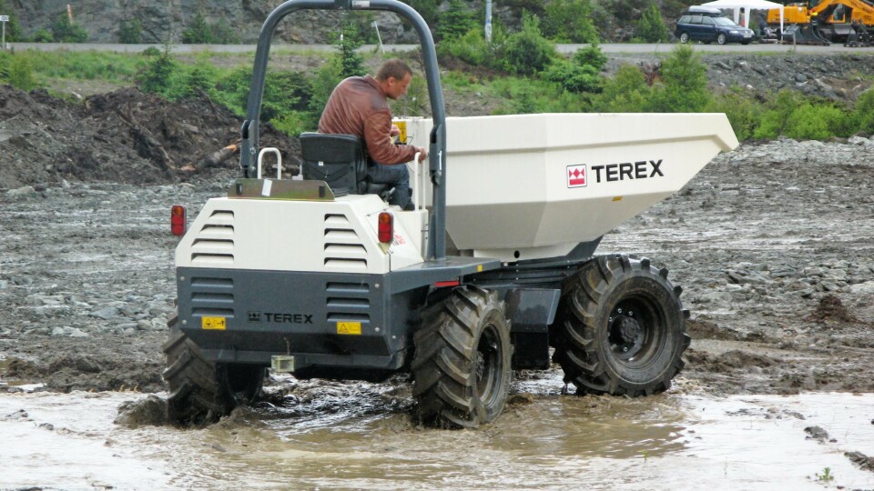 DEMO PÅ MEFA: Terex’ Benford-produserte dumpere er solgt i Norge og terrengegenskapene ble demonstrert på MEFA-utstilling i Haugesund.