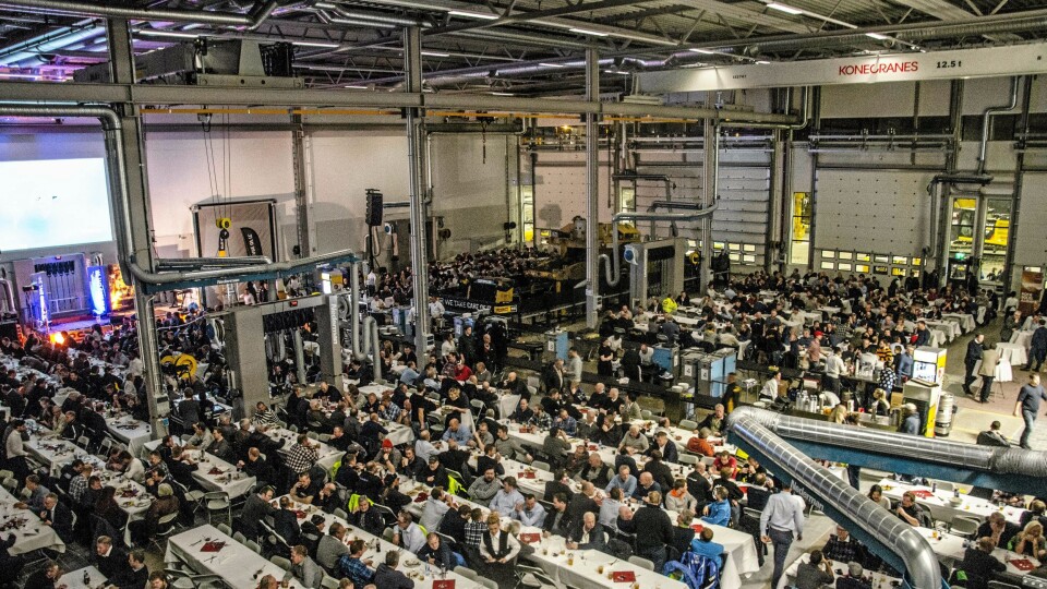 Bilde fra torsdag 1. desember da 1100 personer fikk servert ribbe.