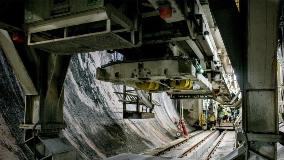 Tunnelarbeidet med TBM-en Ulrike og alle de andre prosjektene tilknyttet jernbaneforbindelsen mellom Arna og Bergen er blitt langt dyrere enn antatt. Tunnelarbeidet med TBM-en Ulrike og alle de andre prosjektene tilknyttet jernbaneforbindelsen mellom Arna og Bergen er blitt langt dyrere enn antatt.