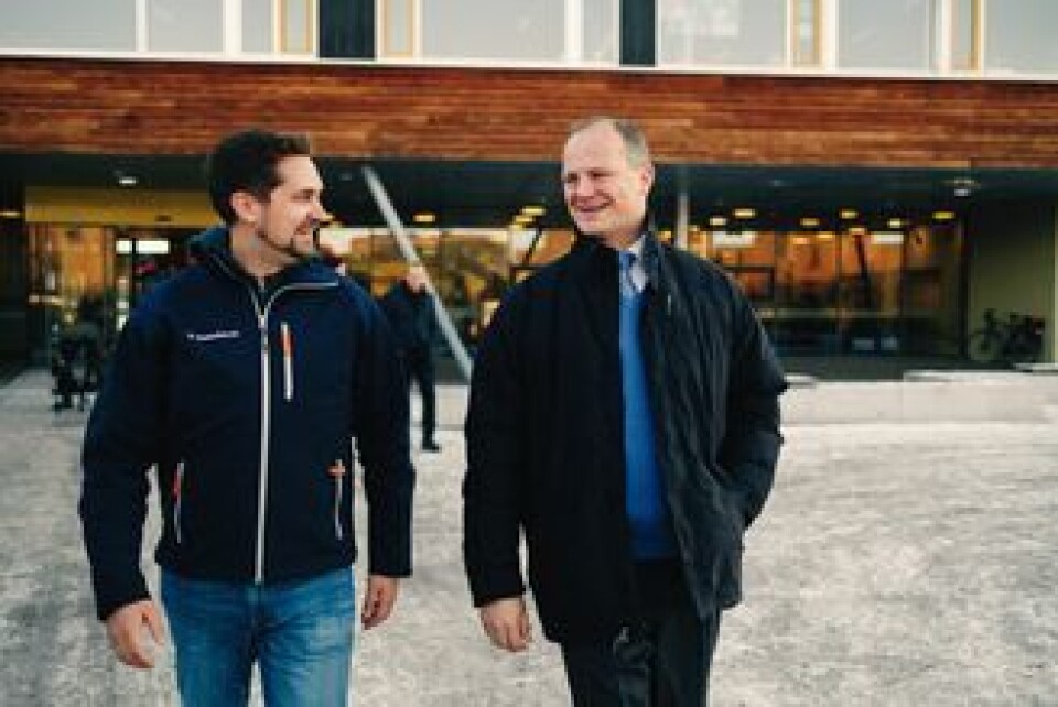 VELDIG SPENNENDE: Samferdselsminister Ketil Solvik-Olsen mener teknologien Kolonial.no-sjef, Karl Munthe Kaas, viste var spennende.