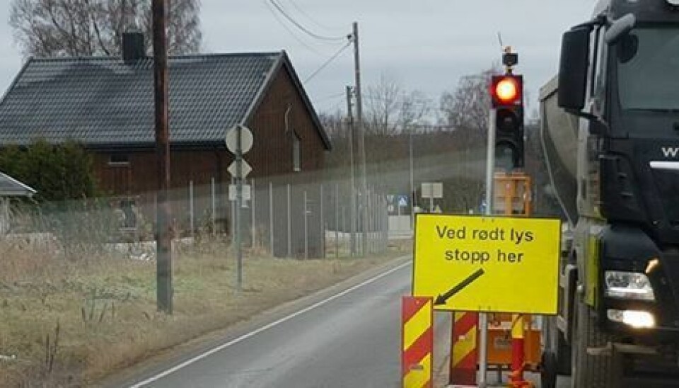 Stopp ved pilen.