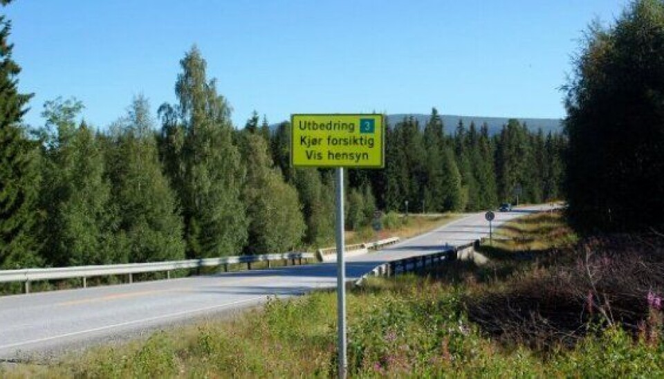 Statens vegvesen oppfordrer trafikantene til å kjøre forsiktig og vise hensyn gjennom anleggsområdet på riksvei 3 i Østerdalen.