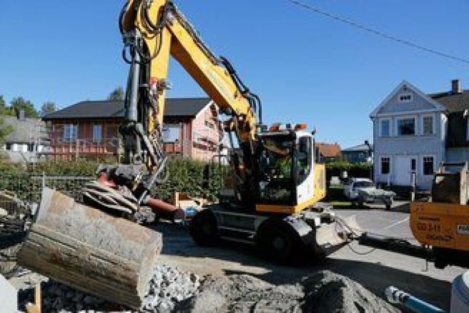 FÅR MED ALT: Rotasjonssensor på tiltrotator fanger opp skuffens posisjon i alle retninger uansett hvor mye man vender og vrir på den. FÅR MED ALT: Rotasjonssensor på tiltrotator fanger opp skuffens posisjon i alle retninger uansett hvor mye man vender og vrir på den.