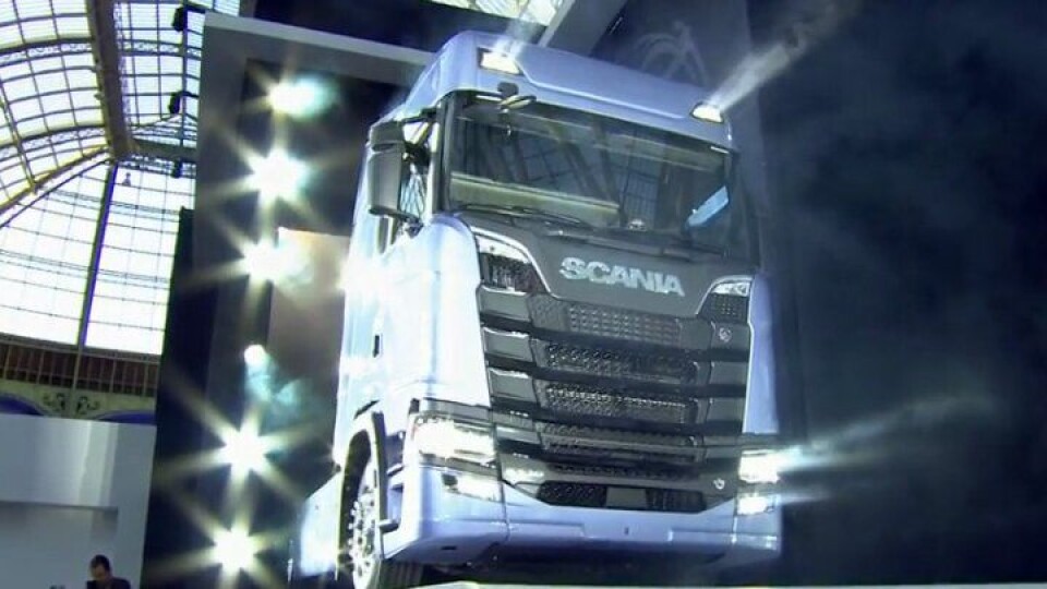 Nye Scania S730 med flatt gulv ble vist i Paris 23. august.
