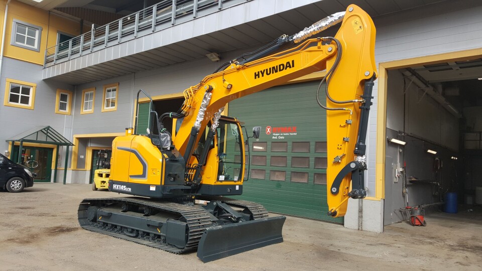 Hyundai lanserte korthekkegraveren HX145LCR på Bauma i april. Nå er de første ankommet Oslo-avdelingen til Hymax.